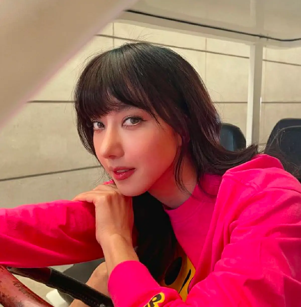 “ไอซ์ อภิษฎา” มาในลุคใหม่สุดปัง หน้าเด็กลง แถมคล้าย “ลิซ่า Blackpink”