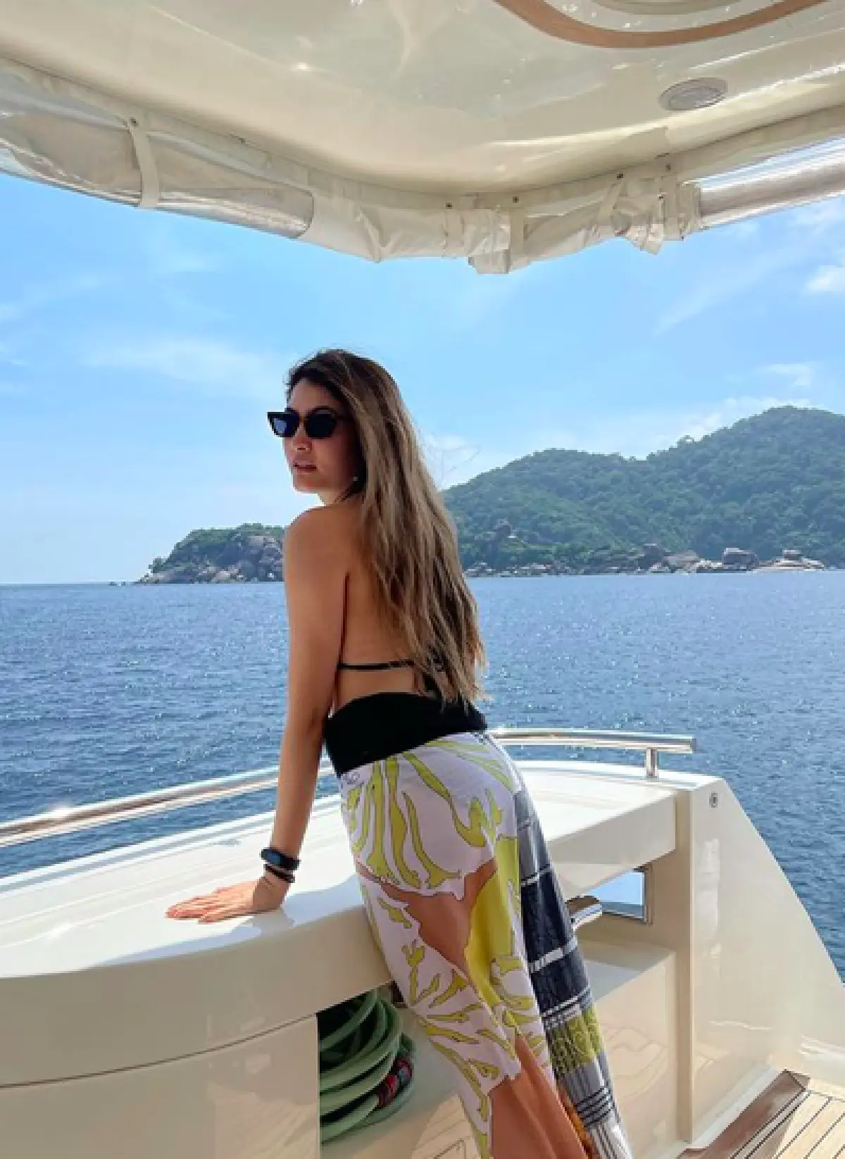 “มาร์กี้ ราศรี” แปลงร่างเป็นแม่เสือสาว เซลฟี่อวดความแซ่บกระแทกตา