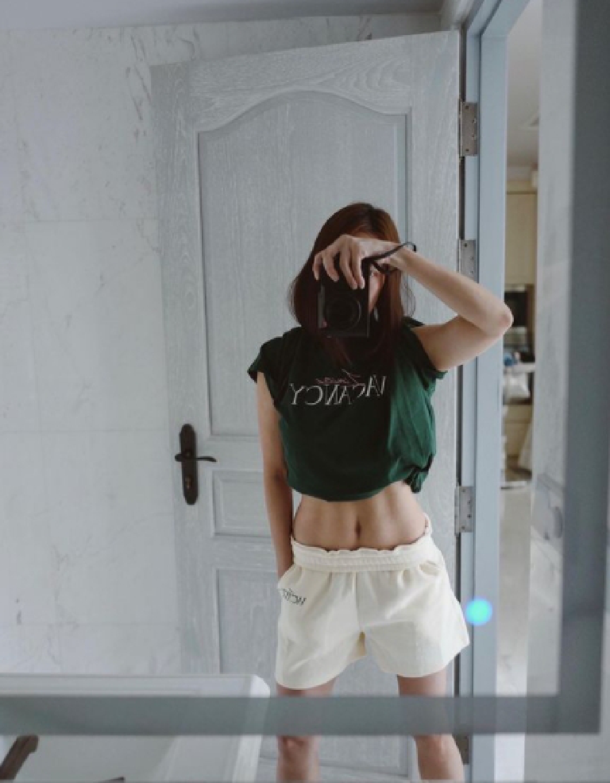 เจนี่ เซลฟี่หน้ากระจก อวดหุ่นเซ็กซี่สุดปังสมกับเป็นสาวรักสุขภาพ