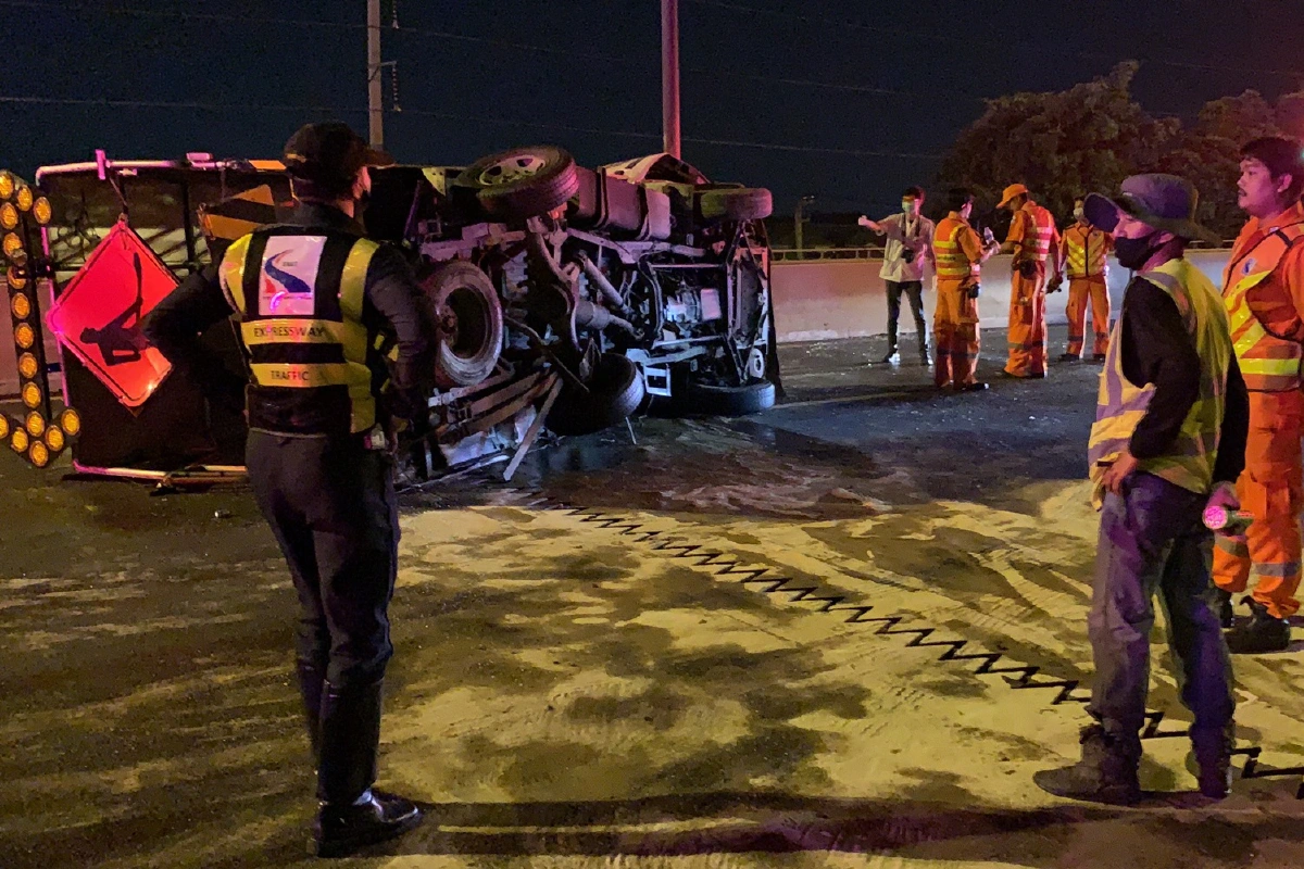 หนุ่มอดีตนายแบบ-เดือนคณะมหาวิทยาลัยขับเก๋งเสยท้ายรถบรรทุกดับ