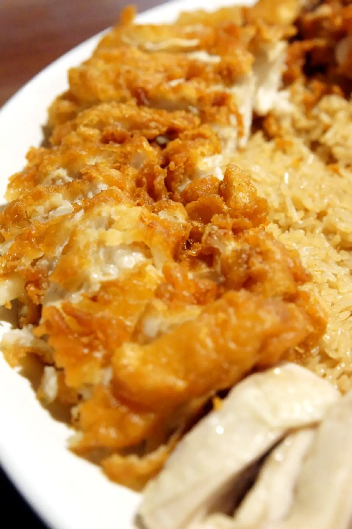 ชิมข้าวมันไก่สามพี่น้อง ธุรกิจของสามหนุ่มเจนใหม่ อร่อยสามสไตล์หลากหลายอารมณ์