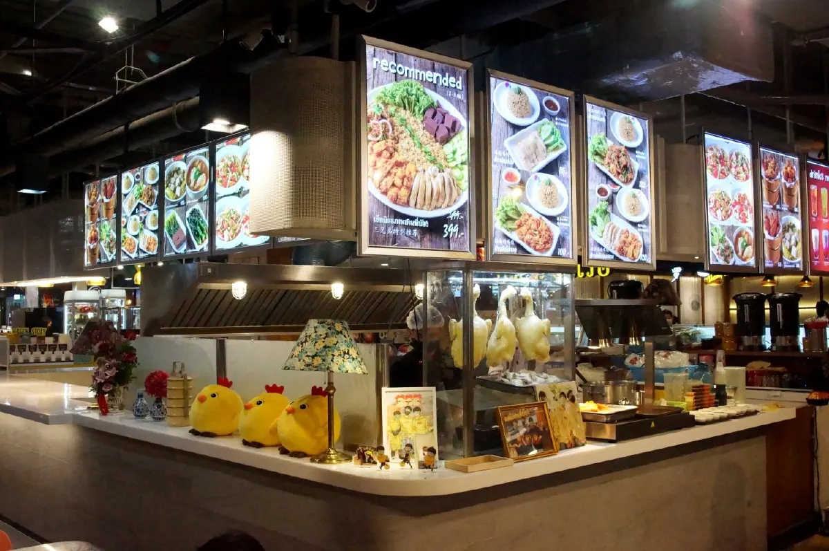 ชิมข้าวมันไก่สามพี่น้อง ธุรกิจของสามหนุ่มเจนใหม่ อร่อยสามสไตล์หลากหลายอารมณ์