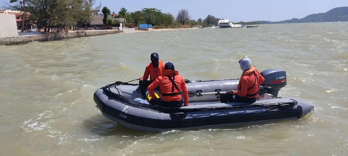 ทหารเรือส่งโดรนบินไล่ล่าจระเข้บริเวณท่าเทียบเรืออ่าวฉลอง