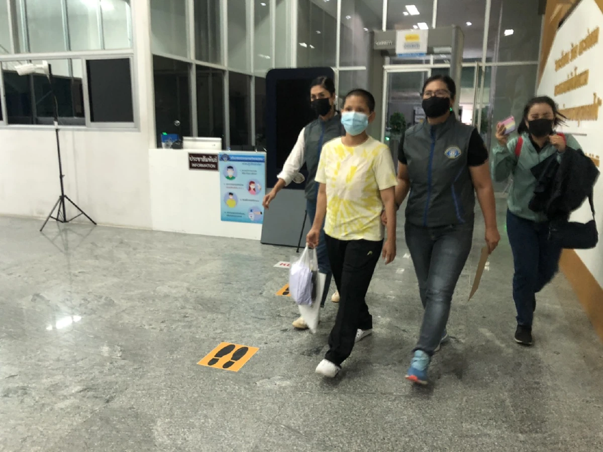 จับอดีตสาวบาร์คาวัดแทงอริปางตายหนีคดี15ปีมาบวชชี