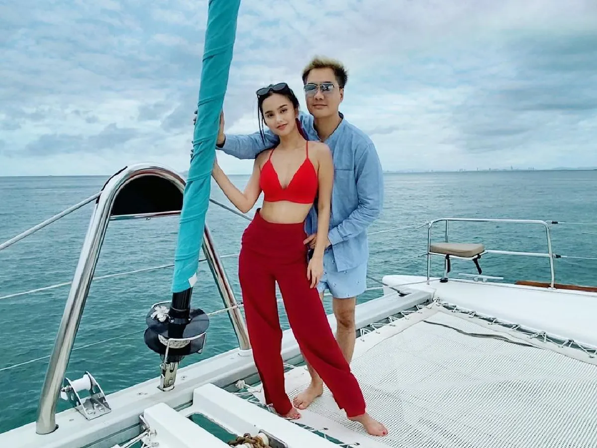 เตียงหักจริง! เคลลี่ ธนะพัฒน์ ยอมรับเลิกภรรยารุ่นน้อง นาย ชนุชตรา แล้ว