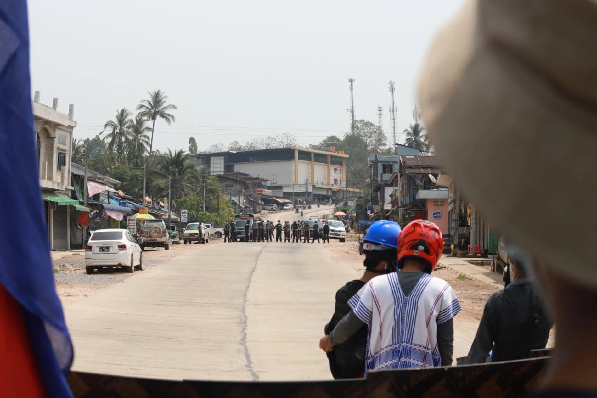 ส่องอุปกรณ์ป้องกันสลายม็อบชาวเมียนมาเมืองพญาตองซู 