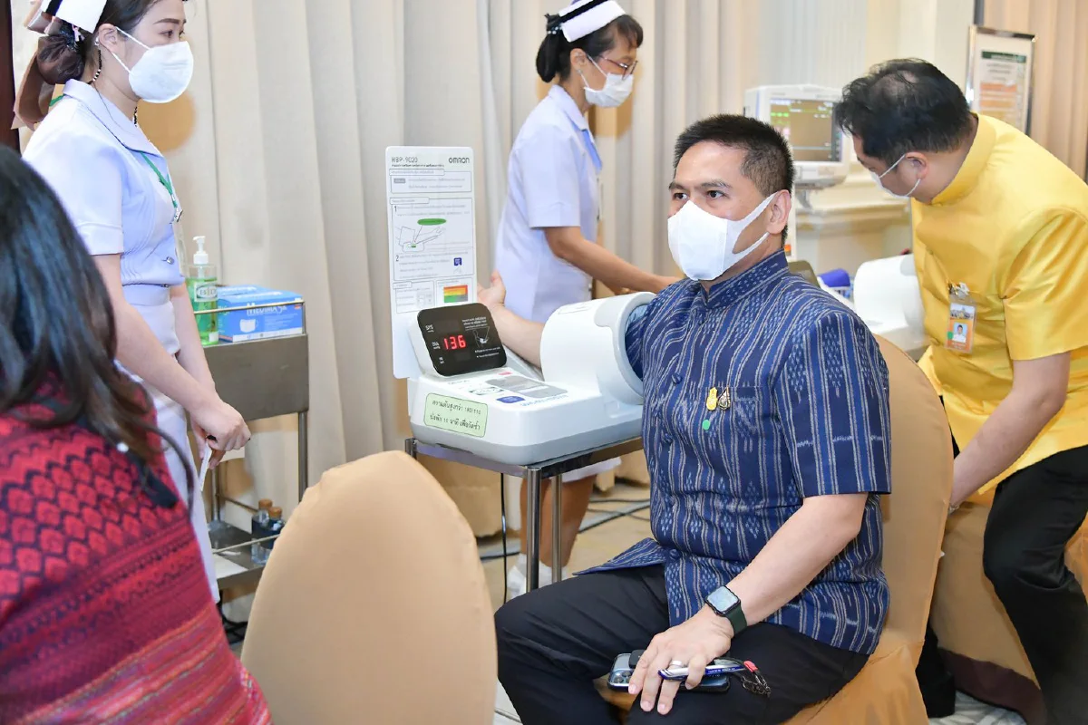 ภาพชุด "ประยุทธ์" นำครม.ฉีดวัคซีนป้องกันโควิด