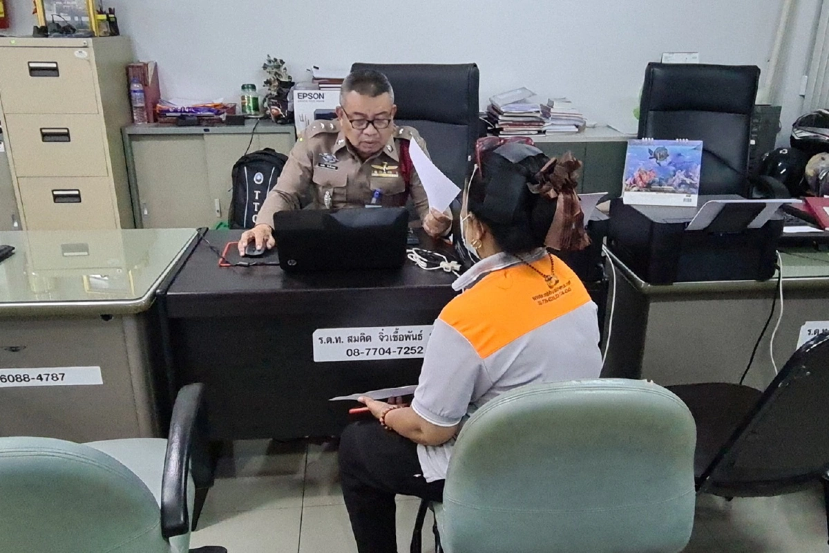 อาบังปล่อยเงินกู้ขี่จยย.ปาดหน้า ดึงกุญแจรถลูกหนี้กลางถนน