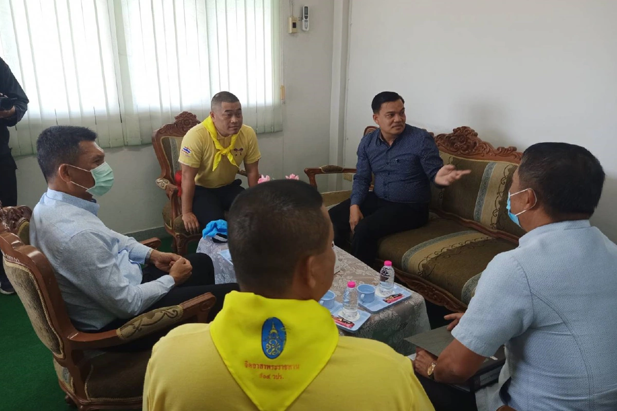 มึน!หาที่มาไม่ได้ หลายหน่วยงานร่วมตรวจก้อนน้ำมันโผล่ทะเลหัวไทร   