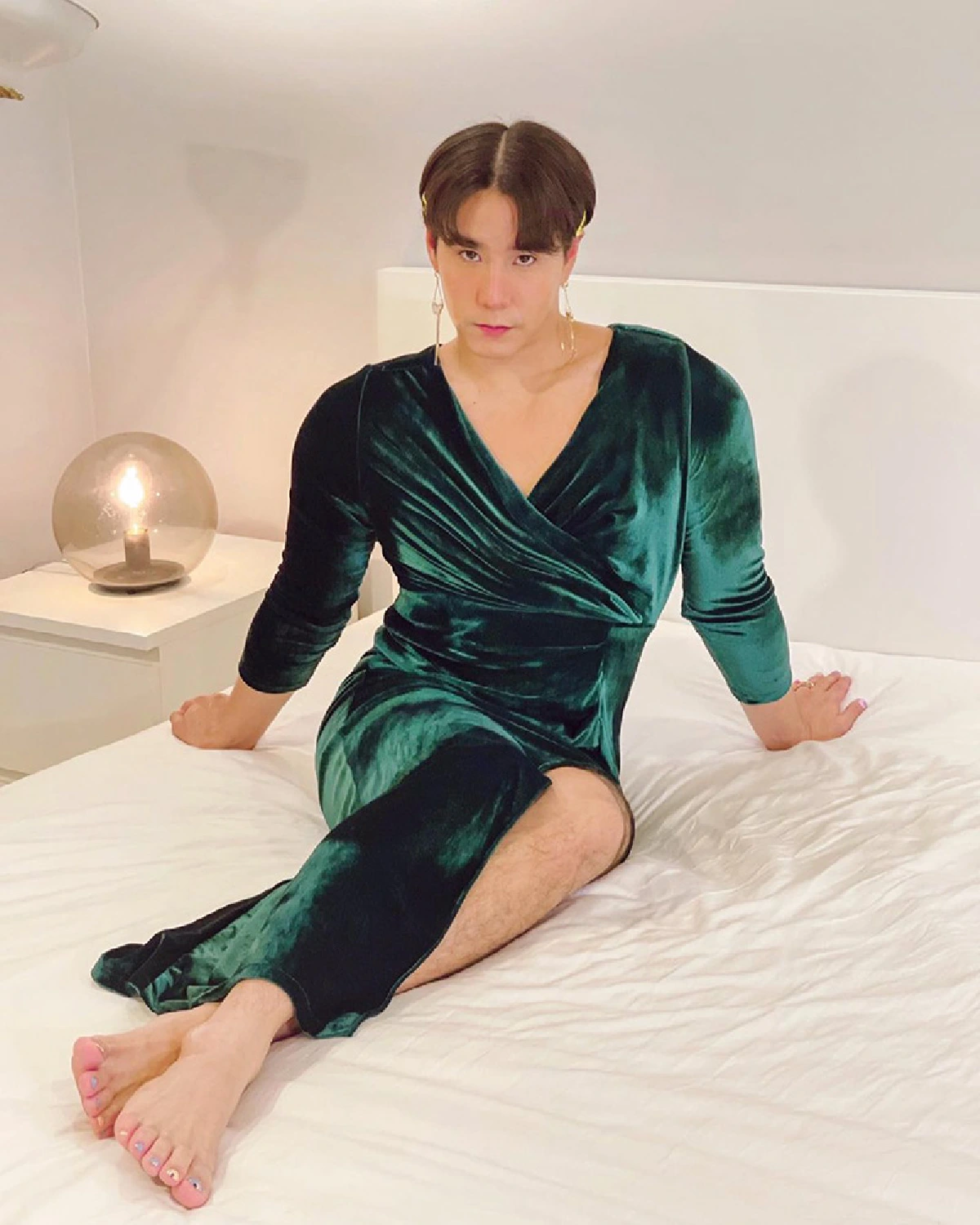 เขื่อน เคโอติก กับแฟชั่นจัดจ้าน ภูมิใจในความหลากหลายทางเพศ