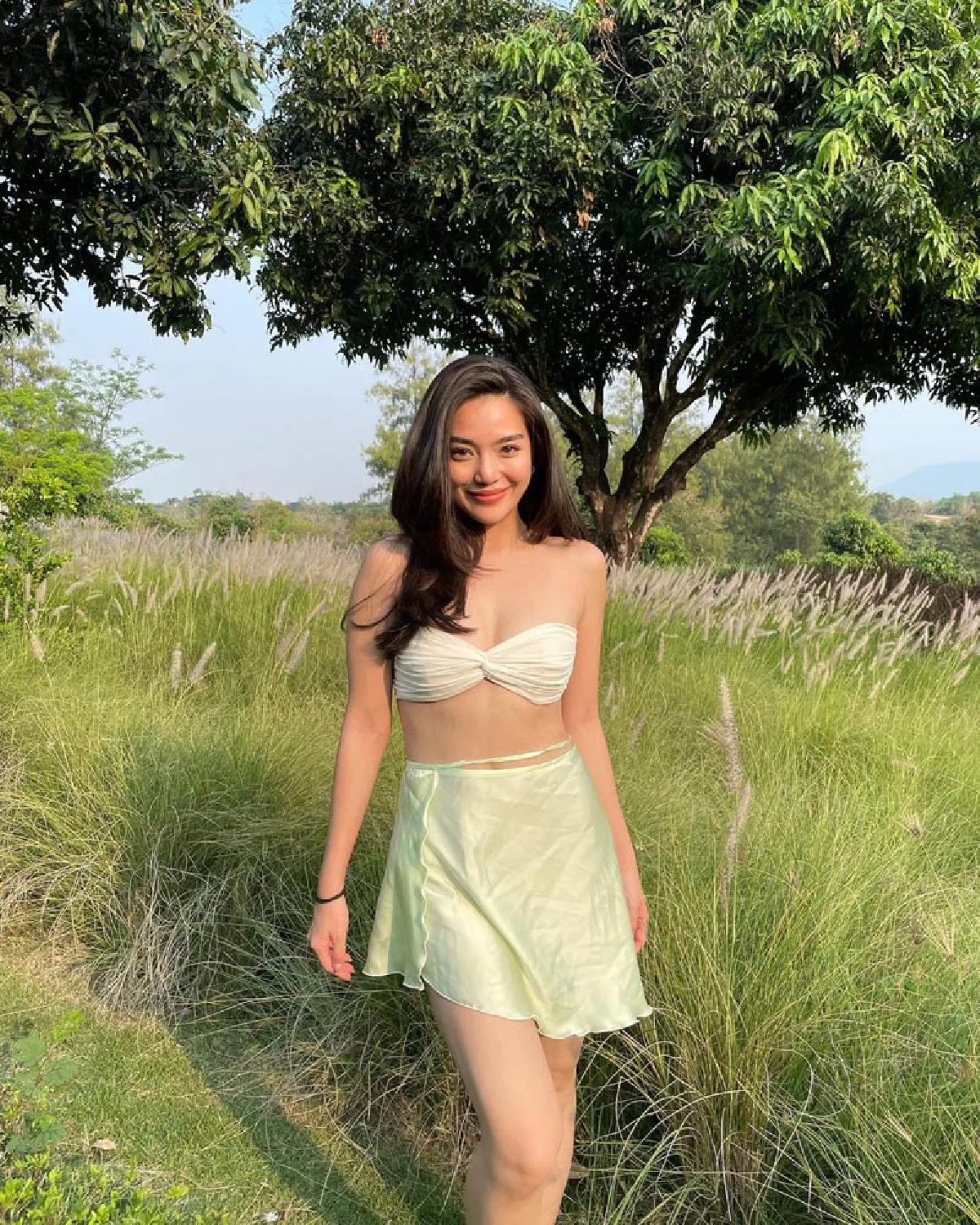 ปราง กัญญ์ณรัณ ในชุดเกาะอกสุดเซ็กซี่ อวดหุ่นสวยเป๊ะที่เขาใหญ่