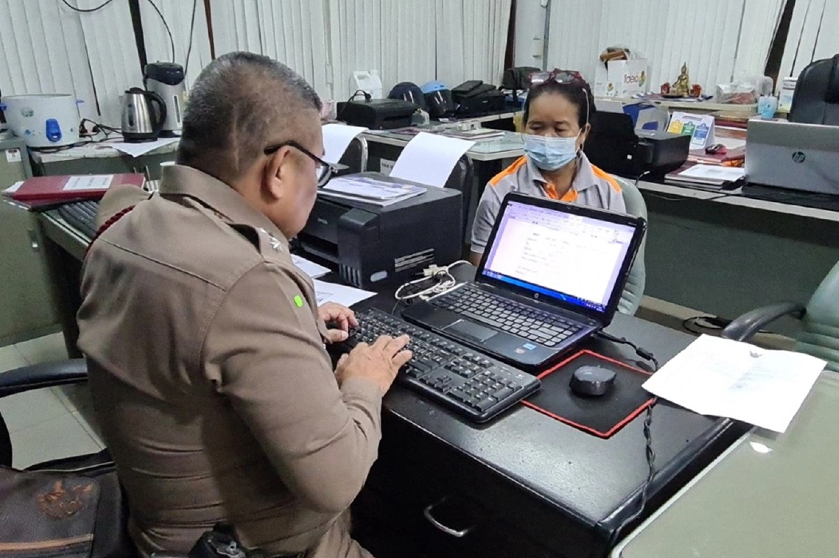 อาบังปล่อยเงินกู้ขี่จยย.ปาดหน้า ดึงกุญแจรถลูกหนี้กลางถนน