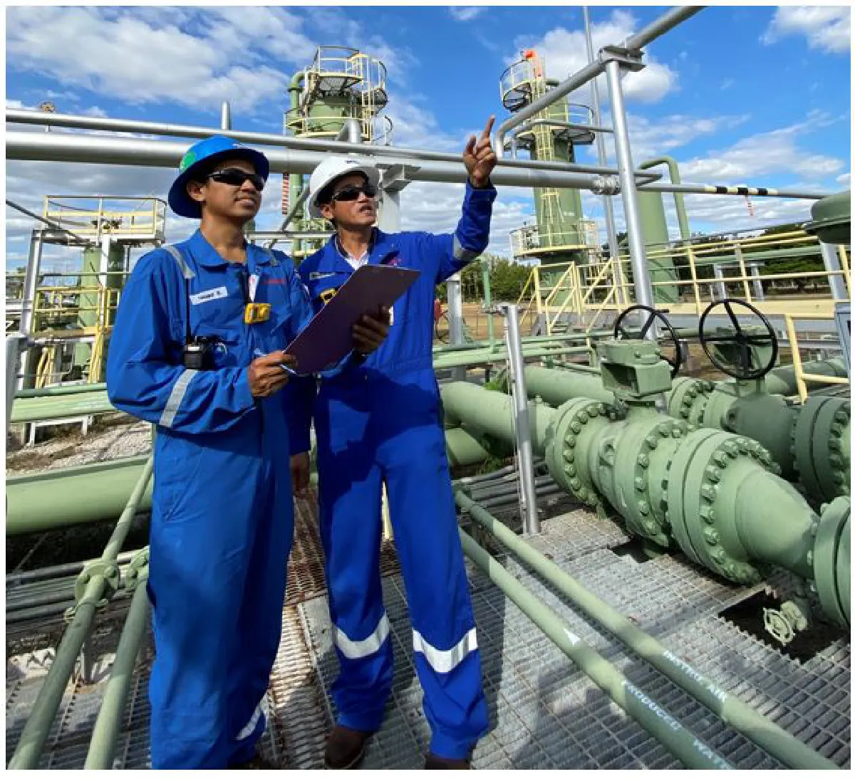 ความสำเร็จของการผลิตแก๊สธรรมชาติน้ำพอง และการดำเนินงานอย่างปลอดภัยตลอด 30 ปี โดย คุณชัชวาลย์ หงษ์เจริญไทย รองประธานบริษัทเอ็กซอน โมบิล เอ็กซ์โพลเรชั่น แอนด์ โพรดักชั่น โคราช อิงค์ 