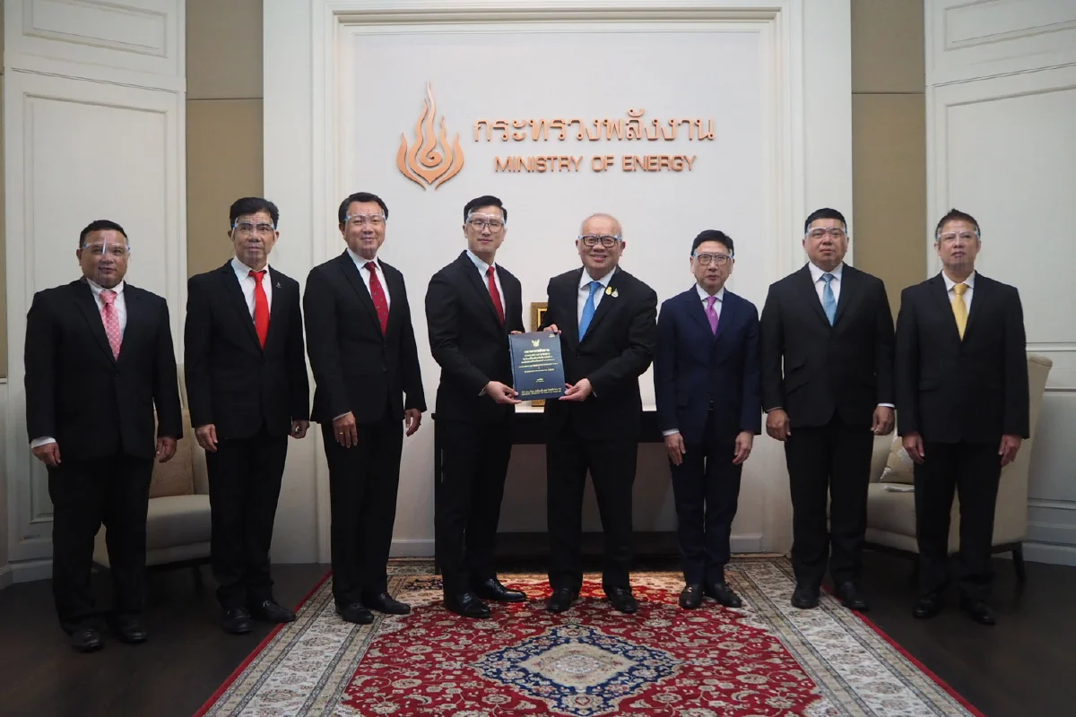 ความสำเร็จของการผลิตแก๊สธรรมชาติน้ำพอง และการดำเนินงานอย่างปลอดภัยตลอด 30 ปี โดย คุณชัชวาลย์ หงษ์เจริญไทย รองประธานบริษัทเอ็กซอน โมบิล เอ็กซ์โพลเรชั่น แอนด์ โพรดักชั่น โคราช อิงค์ 