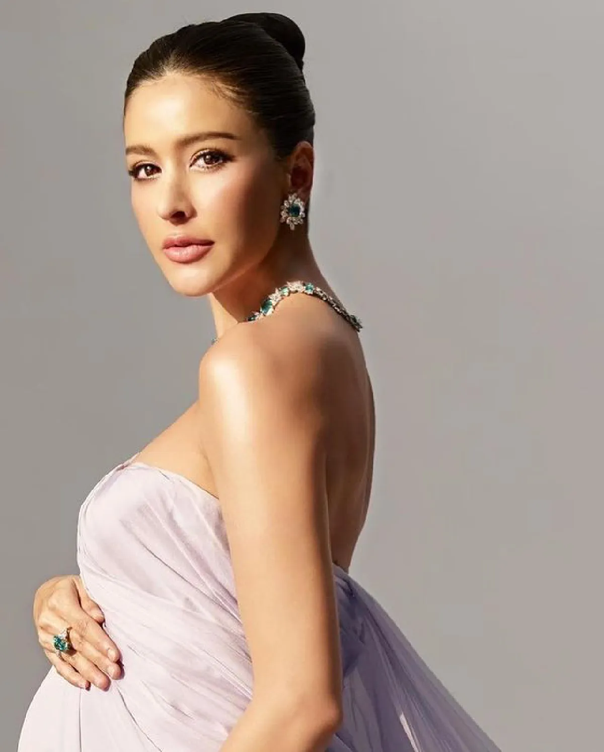 "ศรีริต้า" ควงสามี "กรณ์ ณรงค์เดช" ถ่ายรูปครอบครัวก่อนคลอด สวยหรูผู้ดีสุด! 