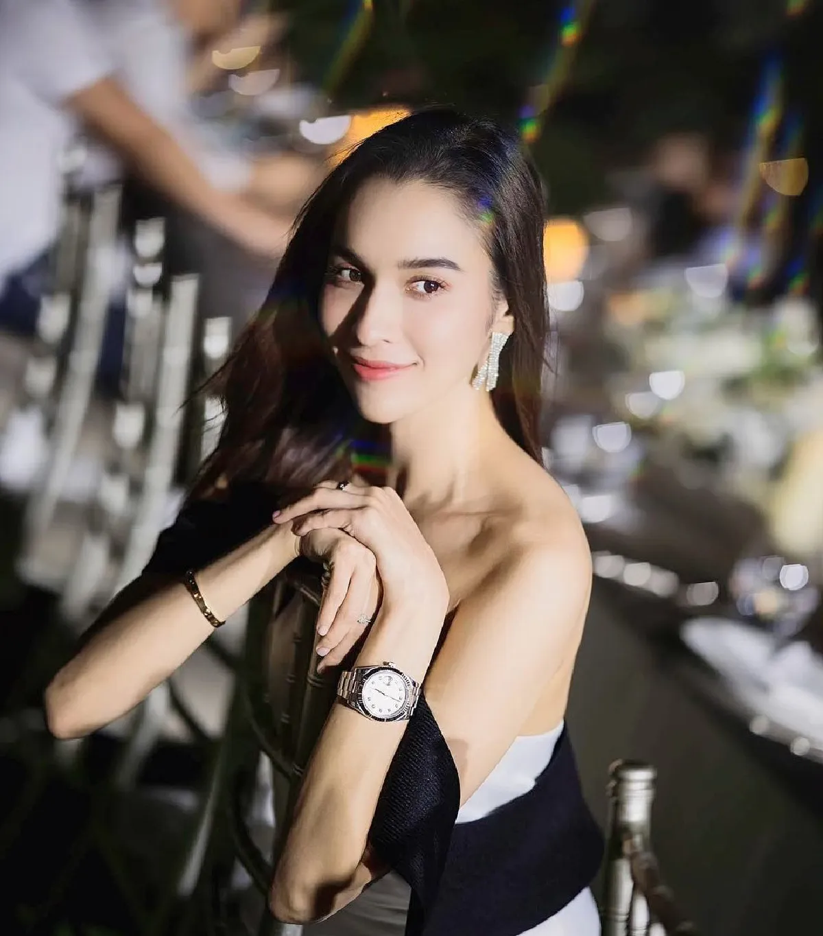 หยาดทิพย์ สวยออร่าแรง! ในชุดเจ้าสาวแหวกสูงโชว์เรียวขาเซ็กซี่