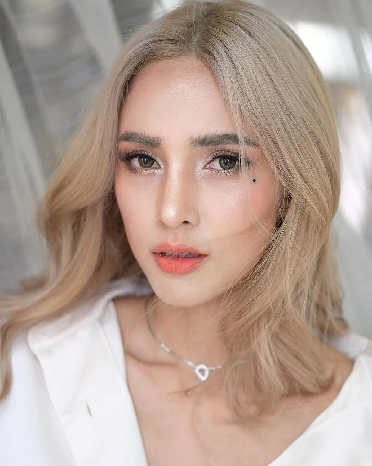 คุณแม่สุดปัง! อุ้ม ลักขณา อวดลุคใหม่สายฝอ สวยแซ่บขึ้นเป็นกอง