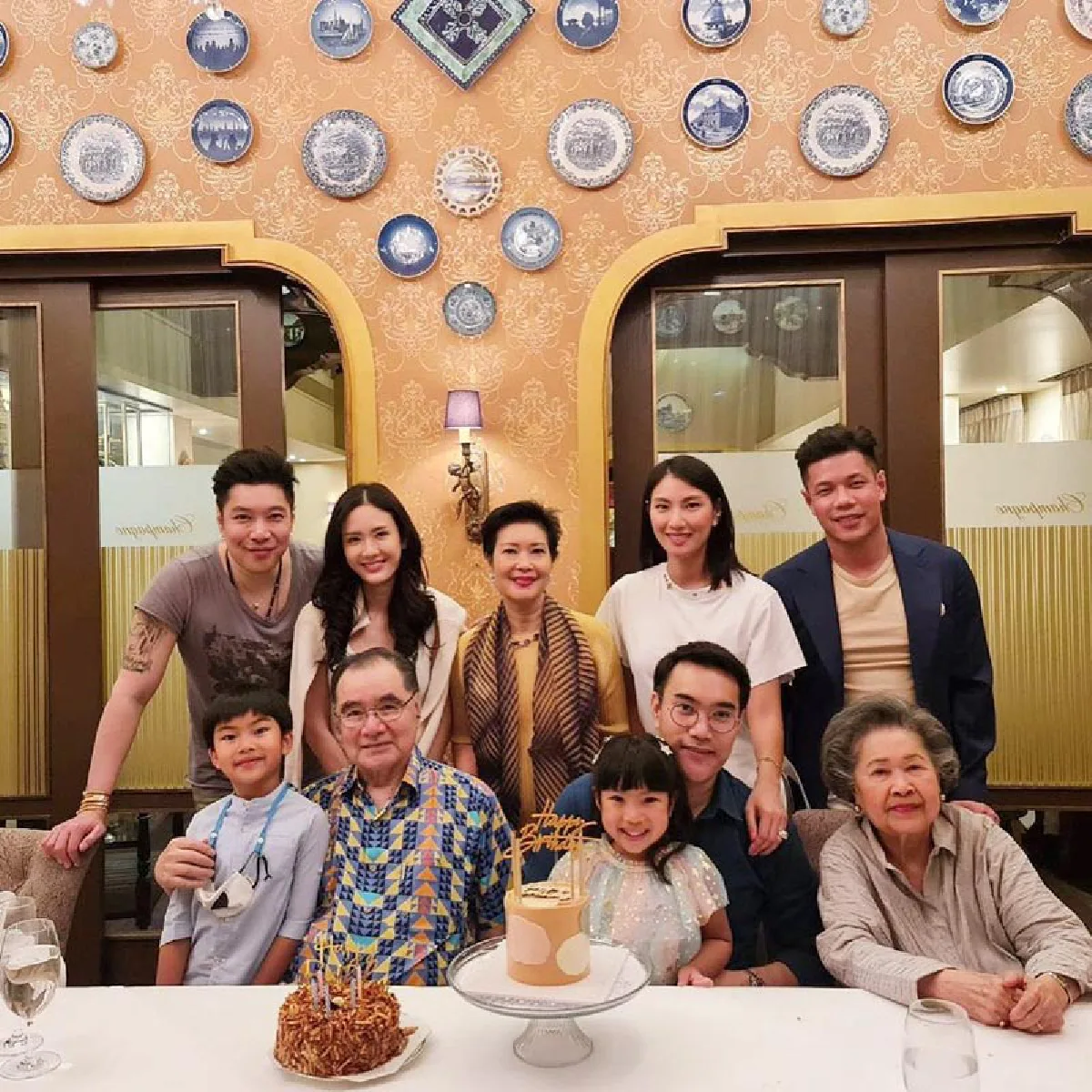 “ก้อง กรุณ” พาหวานใจคนใหม่ดินเนอร์กับครอบครัว สวีทจน “เกรซ” ยังขอแซว!