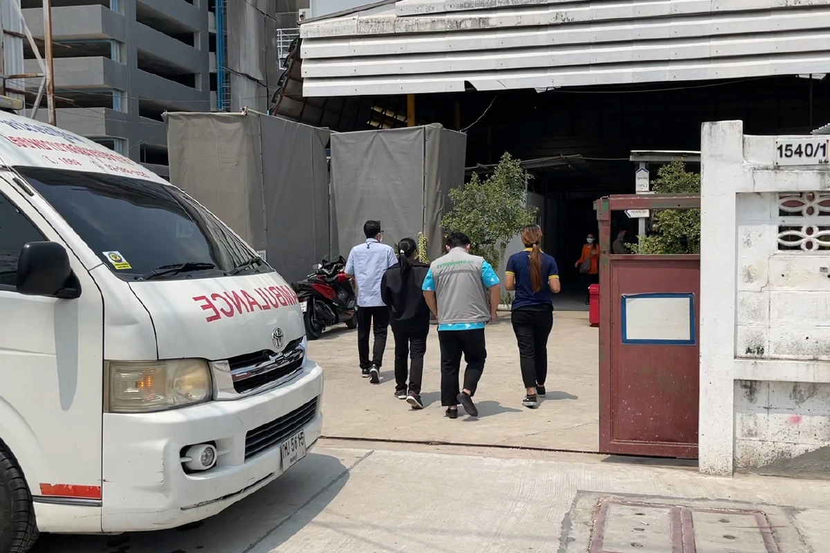 สมุทรปราการปิดแคมป์คนงานก่อสร้างพบติดเชื้อโควิดวันเดียว15ราย