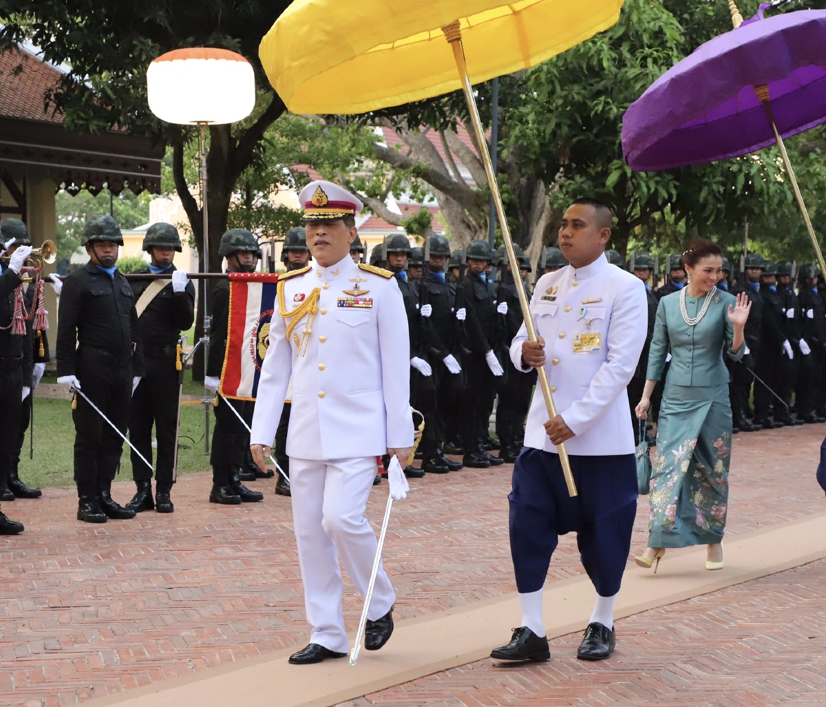 ในหลวง พระราชินีเสด็จอยุธยา ทรงเปิดวิทยาลัยภิกษุสามเณร