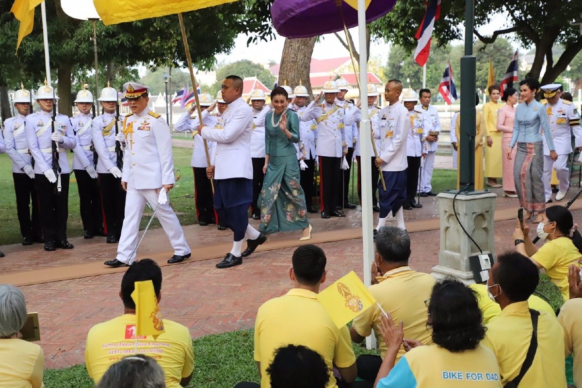 ในหลวง พระราชินีเสด็จอยุธยา ทรงเปิดวิทยาลัยภิกษุสามเณร