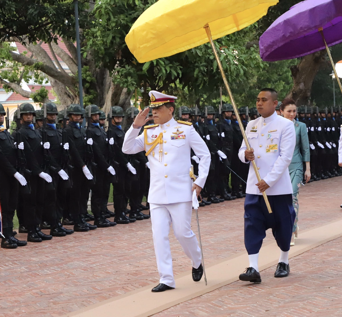 ในหลวง พระราชินีเสด็จอยุธยา ทรงเปิดวิทยาลัยภิกษุสามเณร