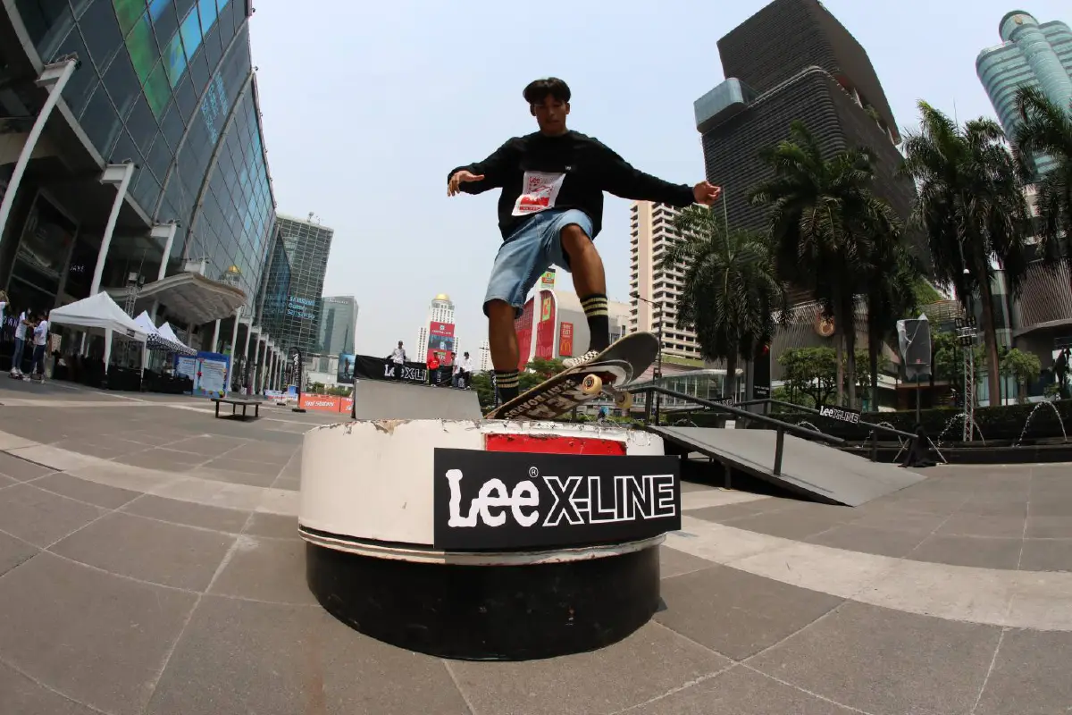 เท่ล้ำสไตล์ไปอีกขั้นกับ Lee X-Line จากกลิ่นอายของสตรีทแฟชั่นที่มาแรงของ Surf-Skate และวัฒนธรรมดนตรีแบบ Hip Hop Culture
