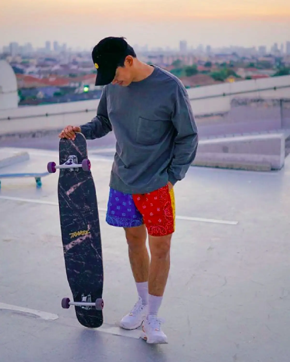 "เป๊ก เปรมณัช" ไถบอร์ดจนได้รับบาดเจ็บ ถูกส่งตัวเข้าห้องฉุกเฉิน! 