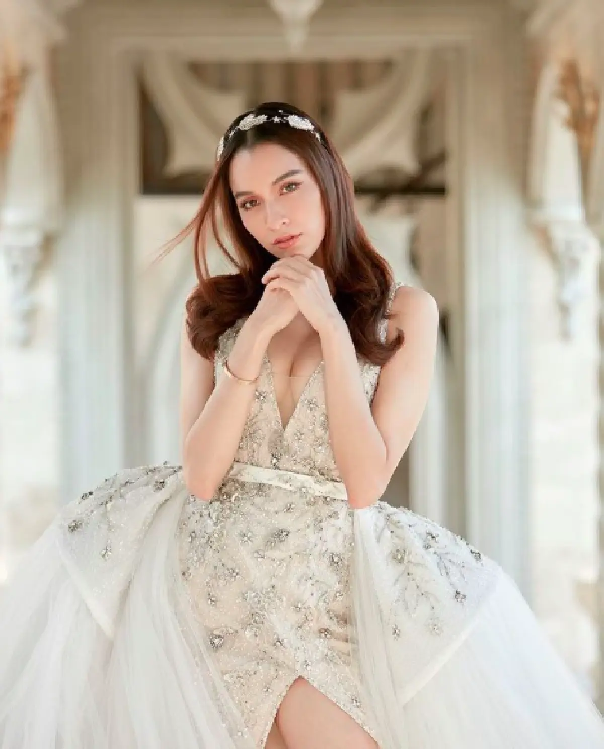 "หยาด" น้ำตาไหล เพื่อนๆ จัดเซอร์ไพรส์ ทำปาร์ตี้สละโสดให้อย่างอบอุ่น