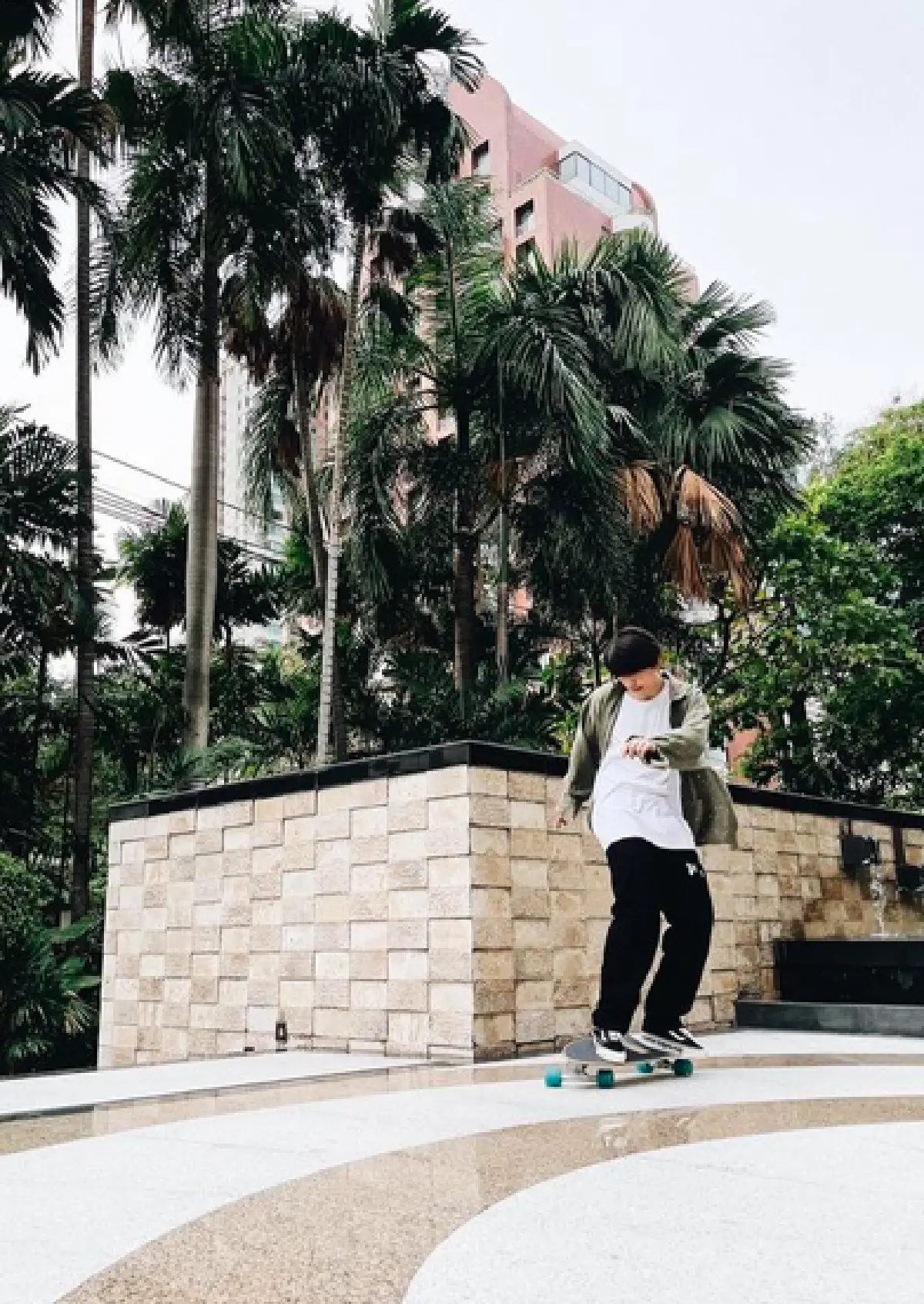 รวมท่าโพสต์ของเหล่าคนบันเทิง ที่ถ่ายรูปกับสเกตบอร์ดแบบเท่ๆ คูลๆ