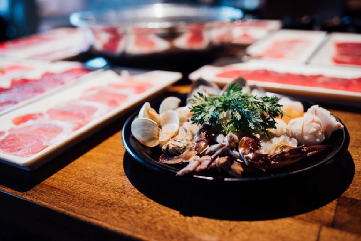 รวมลิสต์ร้านชาบูสุกี้ในย่านชิดลมสุดขึ้นชื่อที่คุณต้องไปเยือนให้ได้ รวมลิสต์ร้านชาบูสุกี้ในย่านชิดลมสุดขึ้นชื่อที่คุณต้องไปเยือนให้ได้