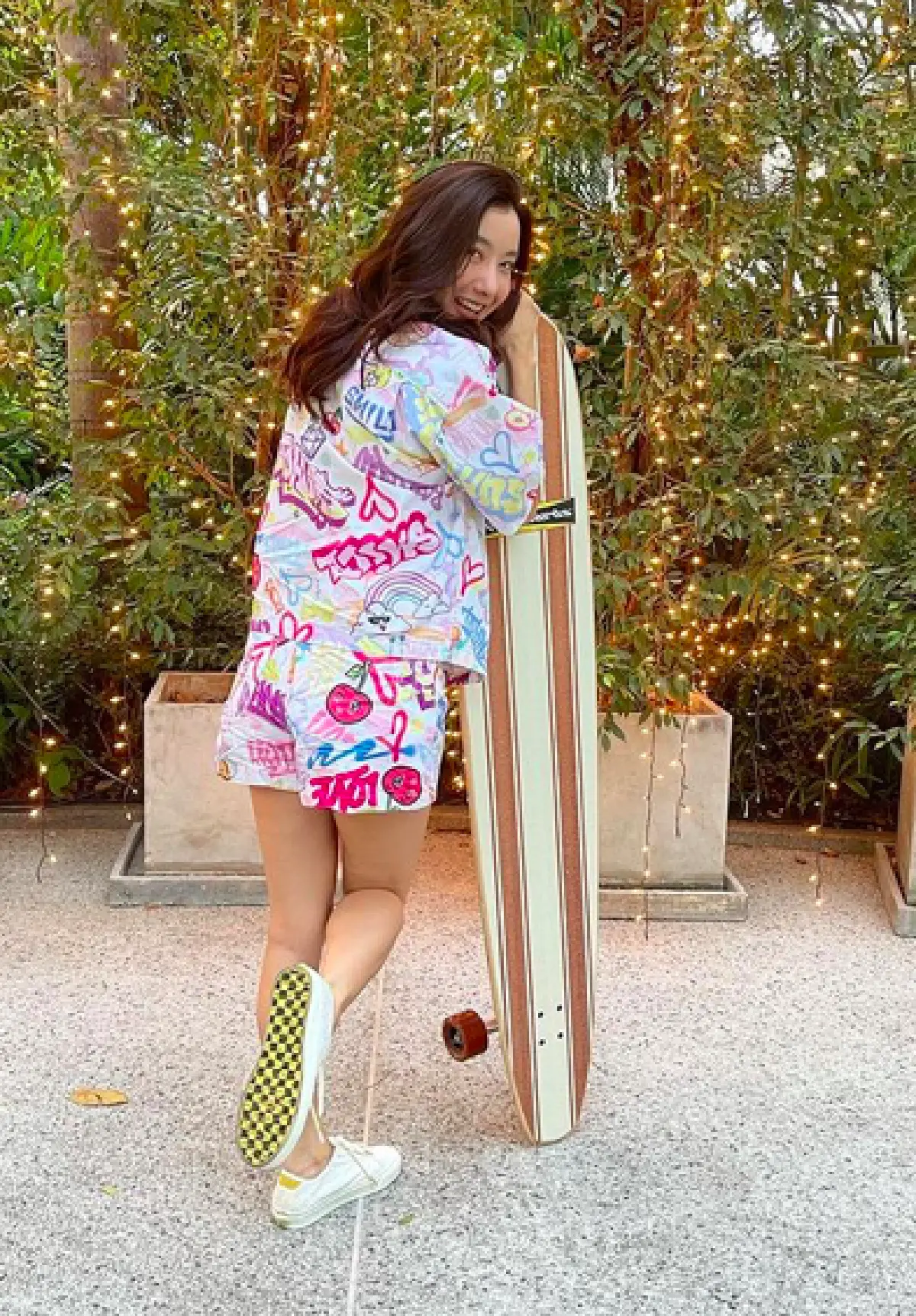 รวมท่าโพสต์ของเหล่าคนบันเทิง ที่ถ่ายรูปกับสเกตบอร์ดแบบเท่ๆ คูลๆ