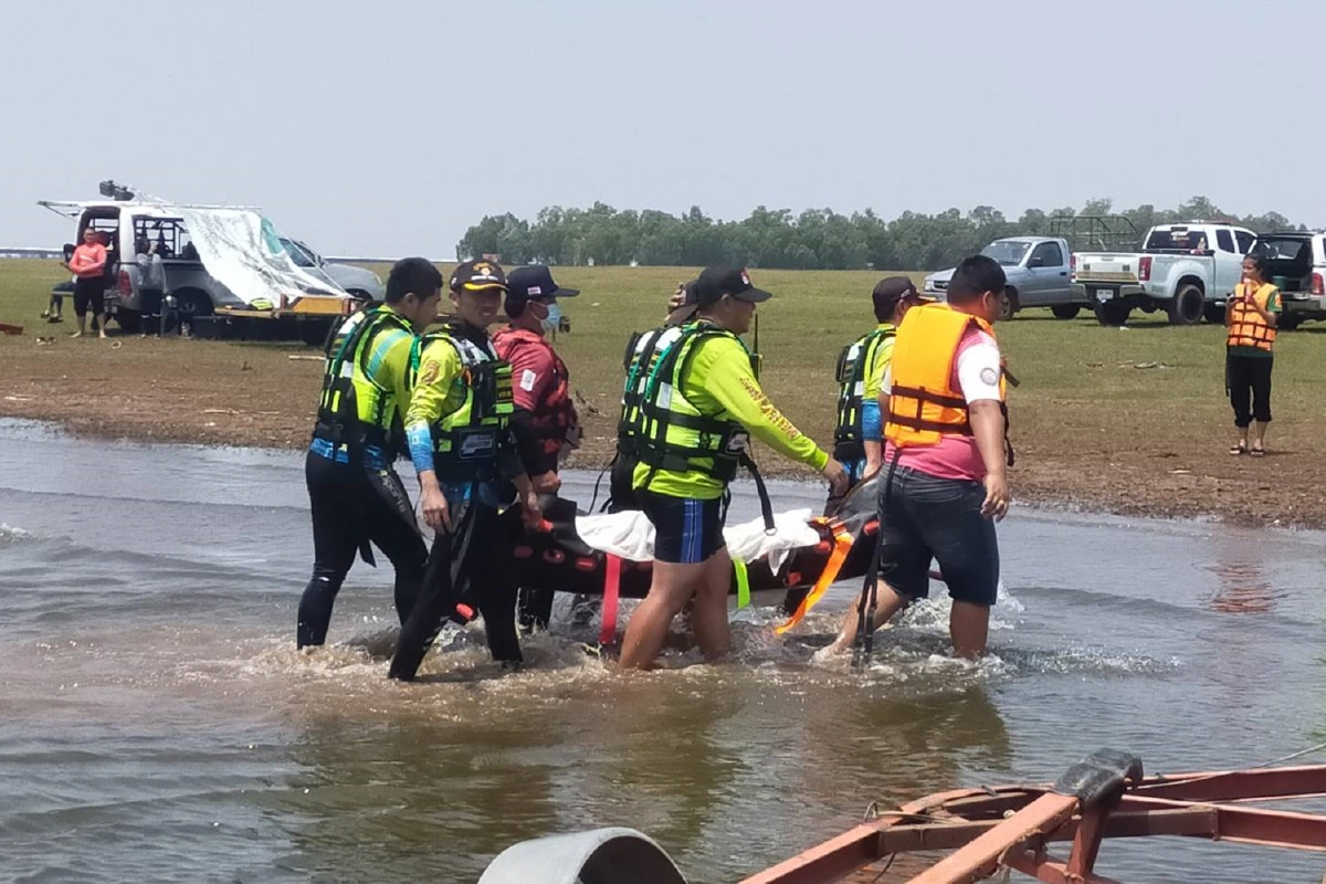หากันข้ามคืน! พบแล้วคุณตาวัย70ถูกเรือทับจมน้ำเสียชีวิต