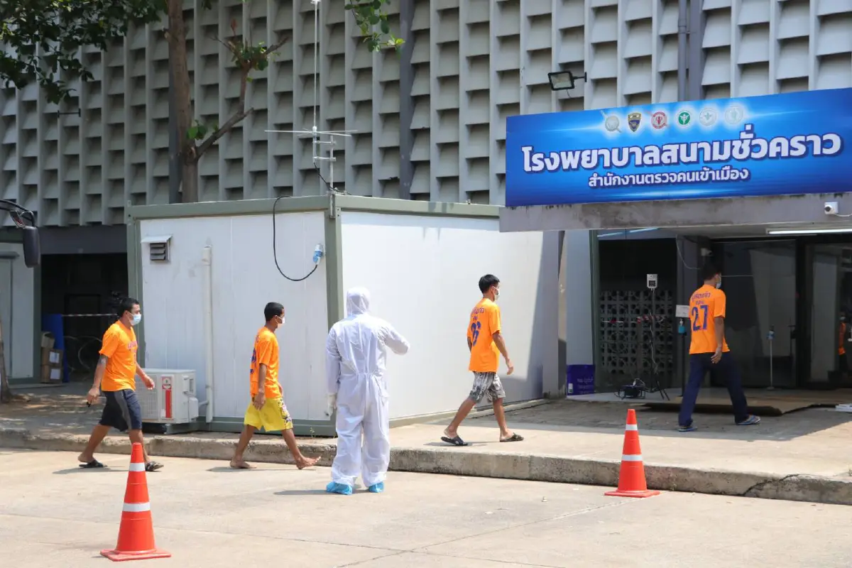 "อนุทิน"ตรวจรพ.สนามของสตม.สถานที่รักษาผู้ต้องกักติดโควิด-19