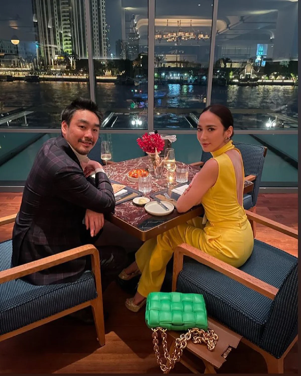 สวยหล่อจัดเต็ม! ไฮโซพก ควง อั้ม พัชราภา ดินเนอร์สุดโรแมนติก