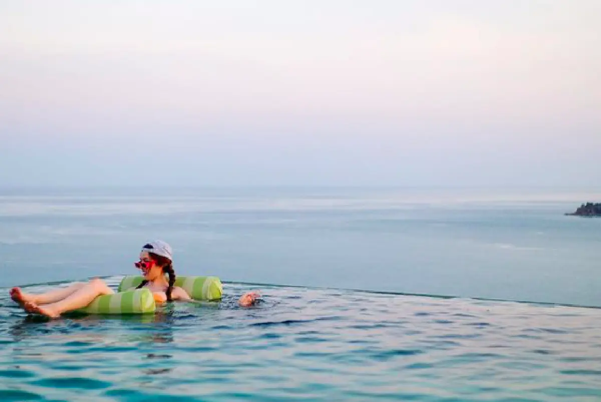 “เกรซ กาญจน์เกล้า” สดใสหนักมาก! นุ่งบิกินี่สีเหลืองขับผิวอวดหุ่นสุดปัง 