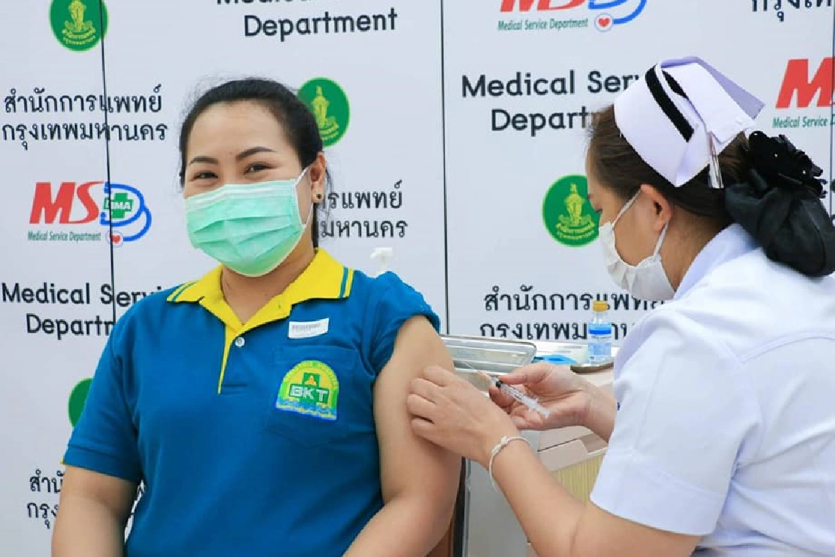 กทม.ฉีดวัคซีนป้องกันโควิด-19ให้คนกรุงแล้วกว่า4หมื่นคน