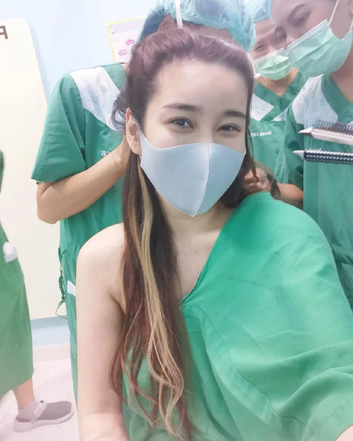 ปู แบล็คเฮด นั่งเฝ้าไม่ห่าง หลัง นุ๊กซี่ เข้าผ่าตัดก้อนเนื้อร้ายที่เต้านม