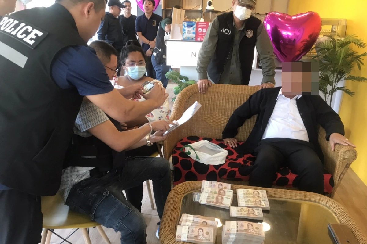 พ่อค้าไม้ชาวลาวดัดหลังผอ.สำนักทรัพยากรฯมุกดาหารเรียกสินบนกว่า2ล้านบาท