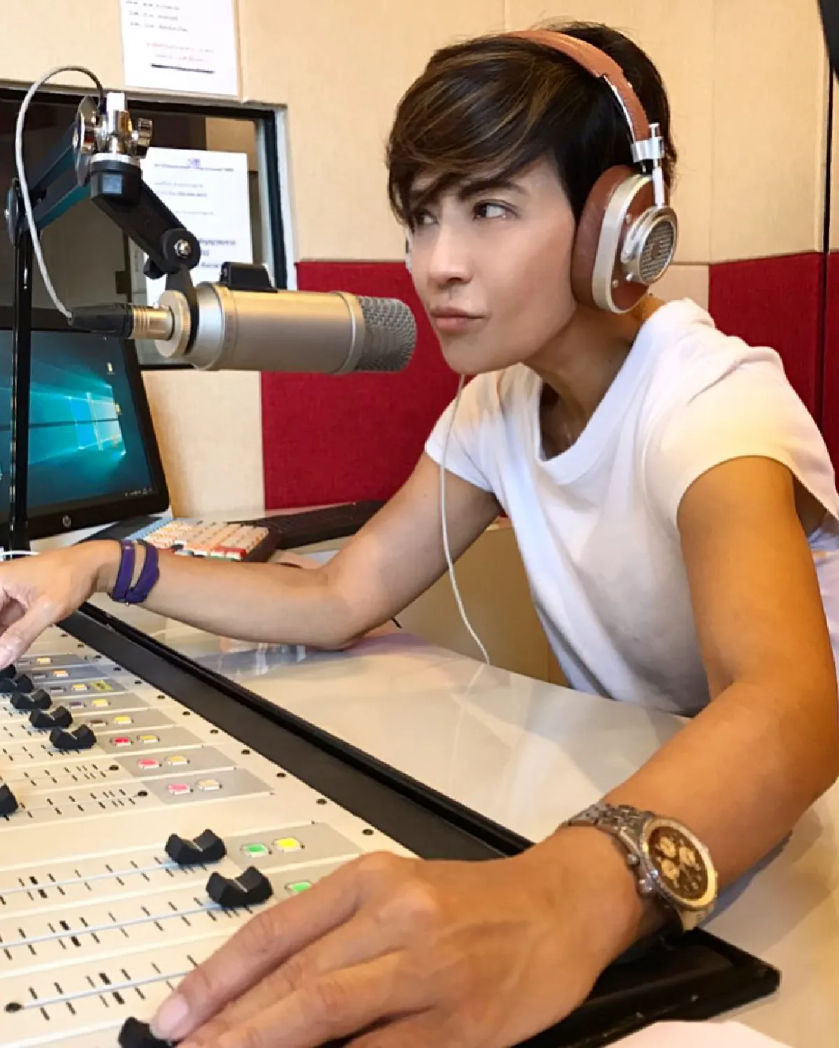 เปิ้ล หัทยา กอดกัดกลมส่ง น้องลูกหนัง สานฝันต่อที่เกาหลี