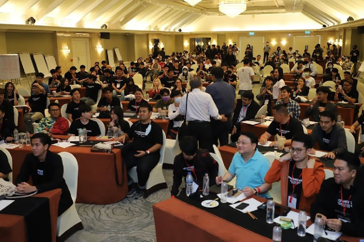 ทักษิณฉะรัฐธรรมนูญสืบทอดอำนาจทำลายประเทศ