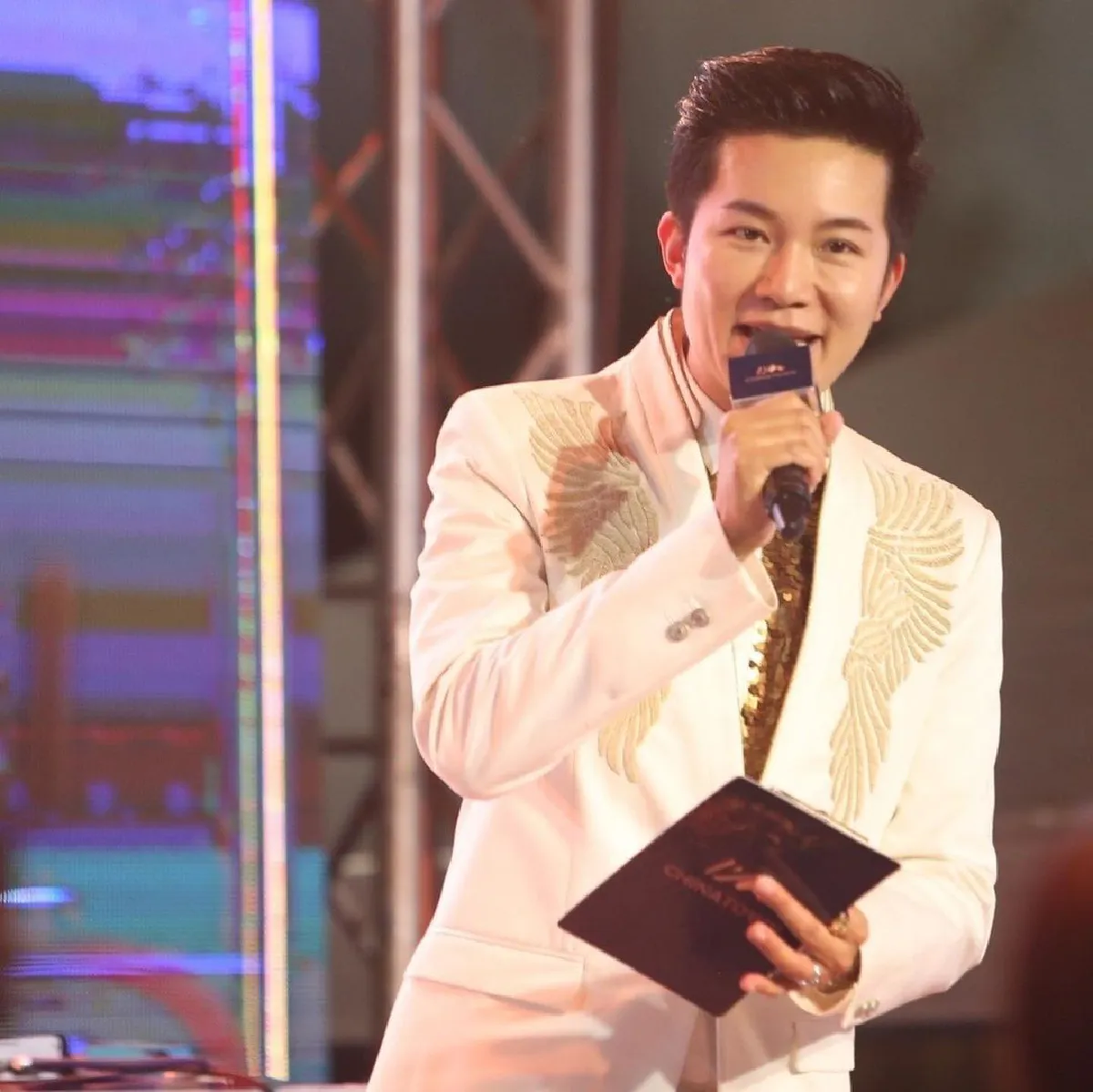 อั๋น ภูวนาท เตือนภัยอากาศร้อนจัด ทำกระป๋องน้ำอัดลมระเบิดในรถ