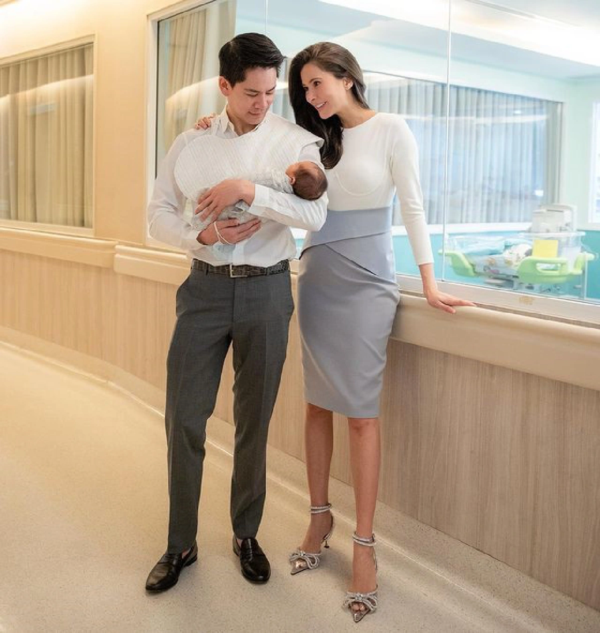 ท้องยุบไวมาก! ศรีริต้า อุ้มลูกออกจากรพ. อวดหุ่นสุดเป๊ะหลังคลอด 5 วัน 