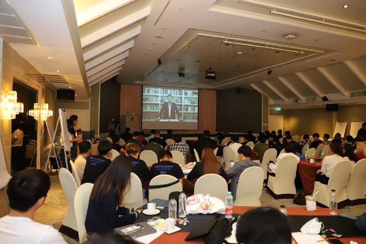 ทักษิณฉะรัฐธรรมนูญสืบทอดอำนาจทำลายประเทศ