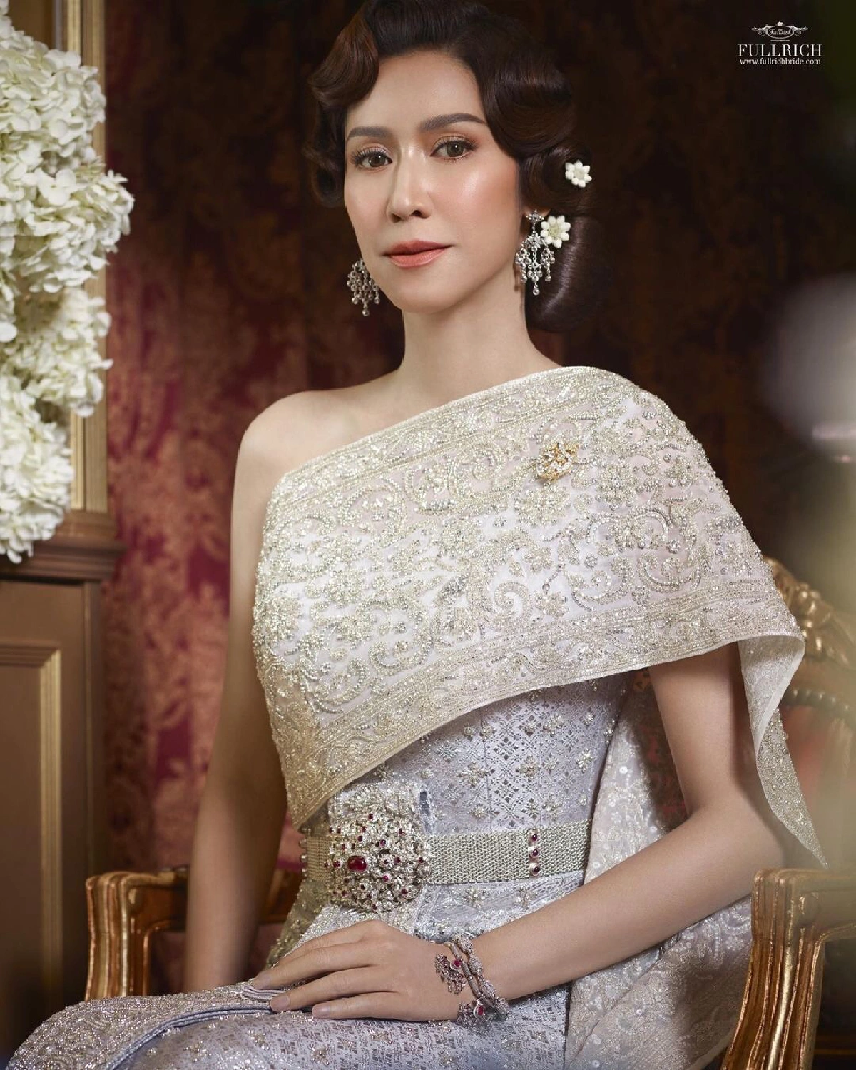 ป๊อก ปิยธิดา สวยสง่าถ่ายแบบชุดไทย จัดเต็มเสื้อผ้าหน้าผมสุดอลัง 