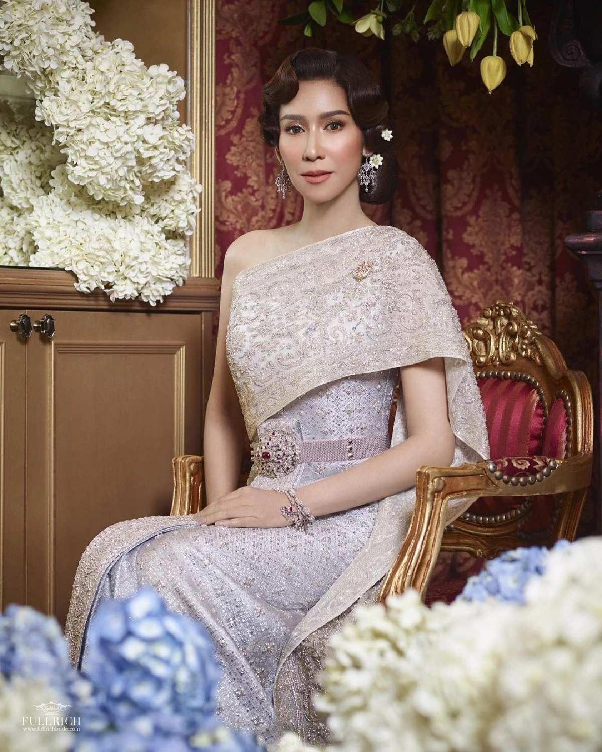 ป๊อก ปิยธิดา สวยสง่าถ่ายแบบชุดไทย จัดเต็มเสื้อผ้าหน้าผมสุดอลัง 