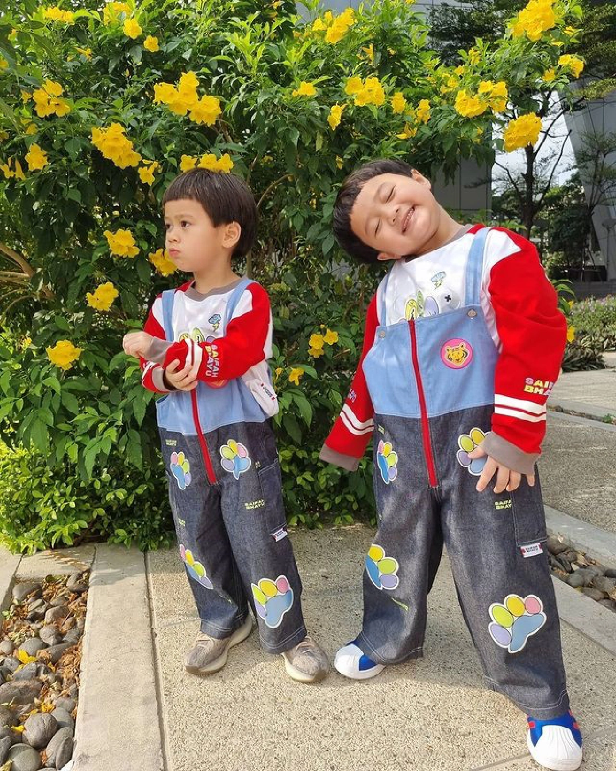 ภาพน่ารัก สายฟ้า-พายุ แจกความสดใสโพสท่าจัดเต็มสู้กล้อง