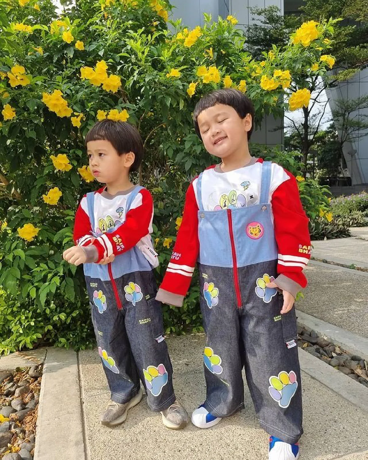 ภาพน่ารัก สายฟ้า-พายุ แจกความสดใสโพสท่าจัดเต็มสู้กล้อง