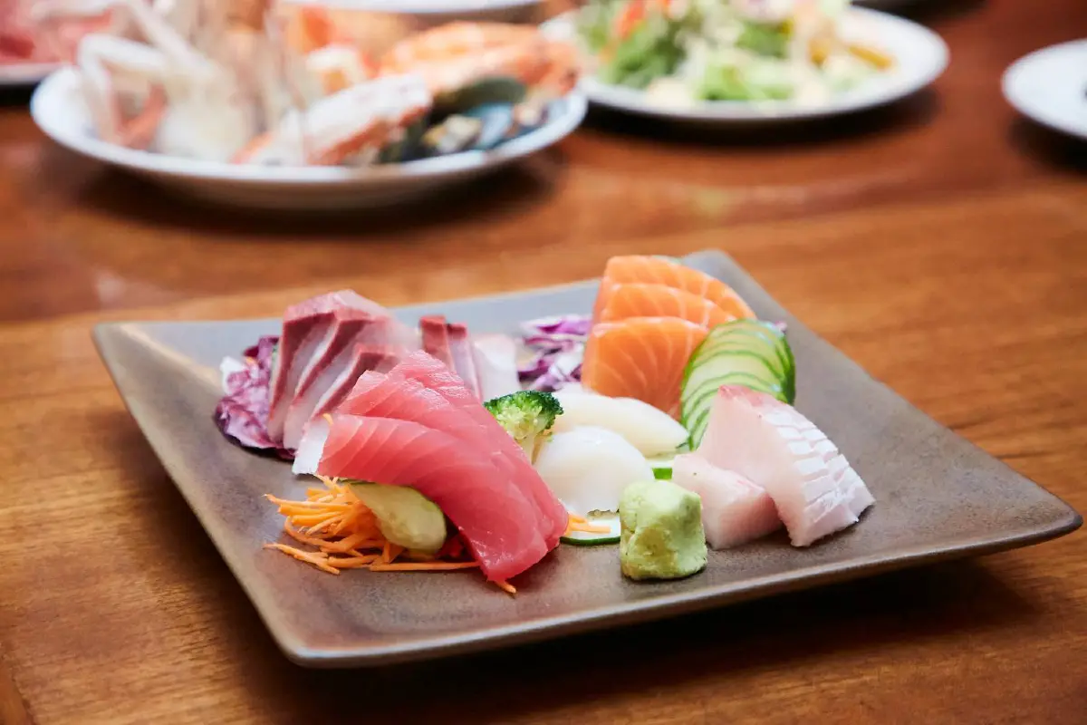 เต็มอิ่มกับบุฟเฟ่ต์นานาชาติมื้อกลางวัน ณ ห้องอาหาร โกจิ คิทเช่น + บาร์