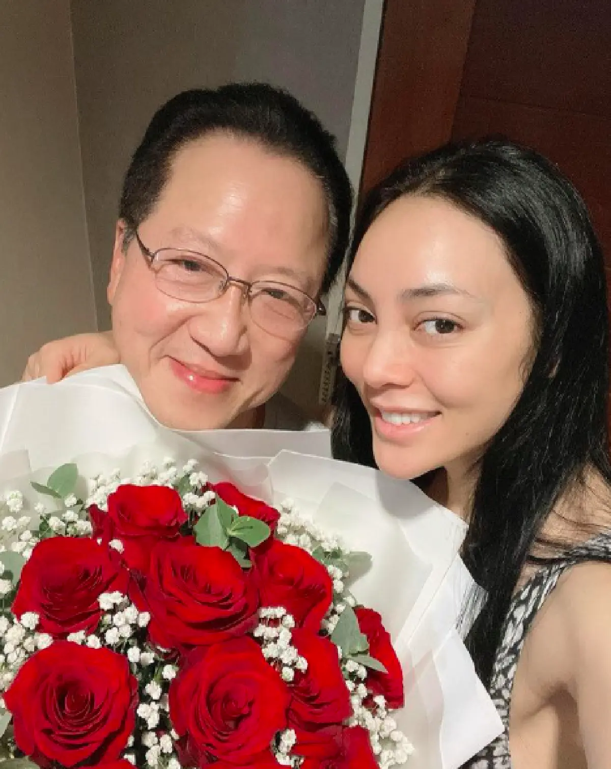 “ตั๊ก บงกช” ฉลองครบรอบแต่งงาน 9 ปี “เจ้าสัวบุญชัย” ย้อนวันวานที่มีทั้งคนยินดีเเละงง 